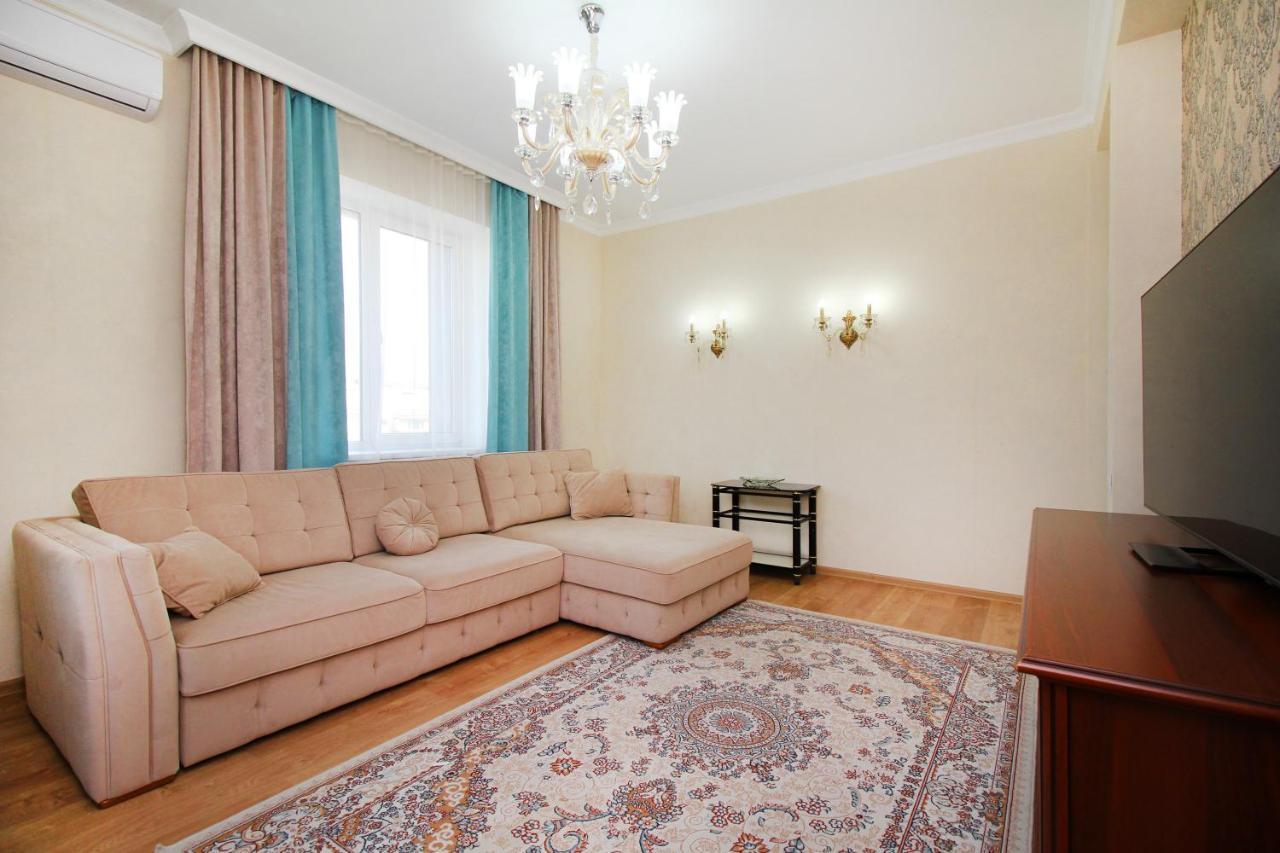 2-комнатная в жк гагарин парк Apartment Almaty